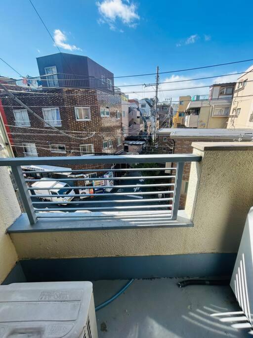 東京の中心地の新宿区で便利/2駅から徒歩6分/6名収容/無制限高速wifi *